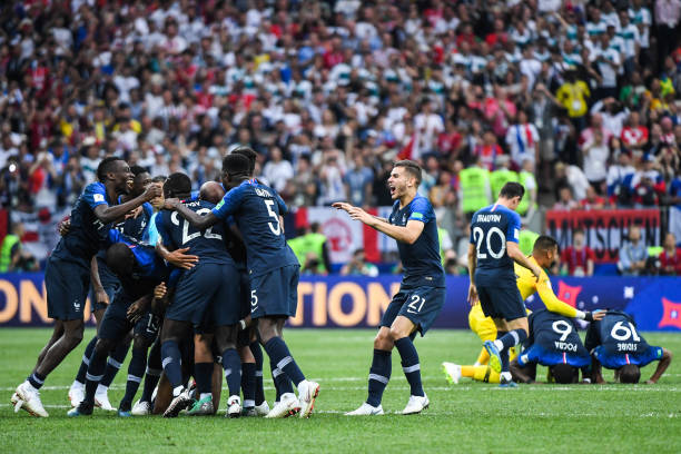 在这些合作 在这些合作